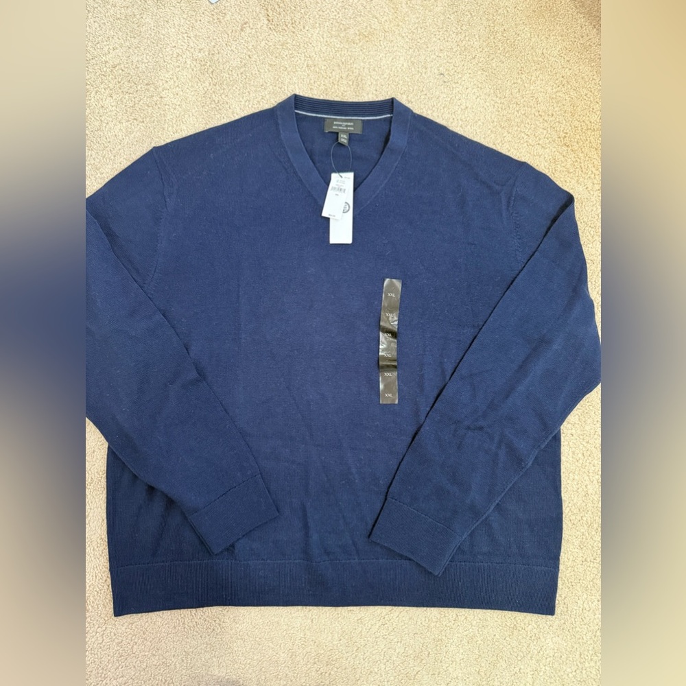 New Banana Republic men’s 100% merino wool V-neck sweater 2xLarge